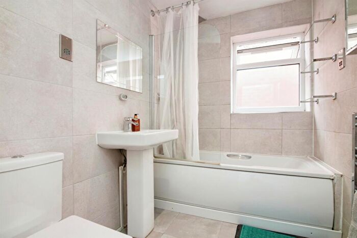 4 Bedroom Detached House For Sale In Oaksherd Mews, Tipton, DY4