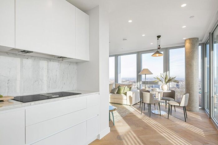 3 Bedroom Flat To Rent In Mapple Path, London, E5