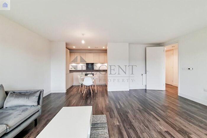 2 Bedroom Apartment To Rent In Fusion Apartments, Moulding Lane, SE14