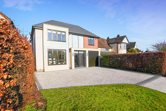 4 Bedroom Detached House For Sale In Bedford Road, Sutton Coldfield., B75