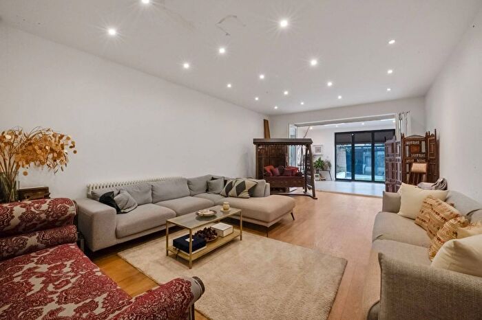 4 Bedroom Semi-Detached House For Sale In Woolacombe Road, Blackheath, London, SE3