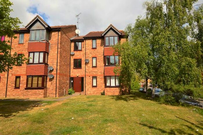 Studio To Rent In Franklin Avenue, Slough, SL2