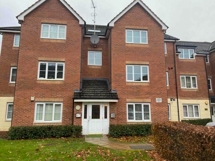 2 Bedroom Flat To Rent In Eaton Way, Borehamwood, WD6