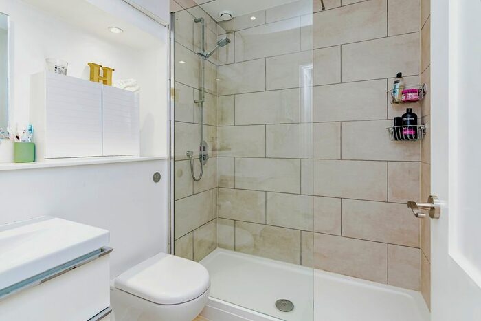1 Bedroom Flat For Sale In Montana Close, South Croydon, CR2