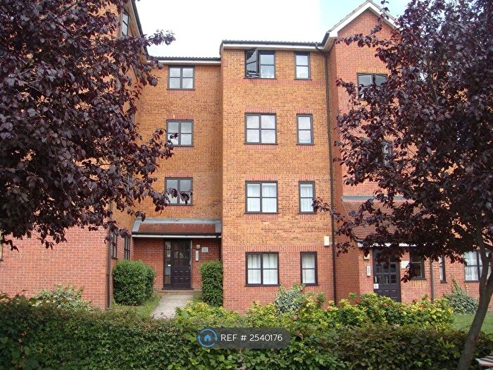 2 Bedroom Flat To Rent In Tarplett House, London, SE14