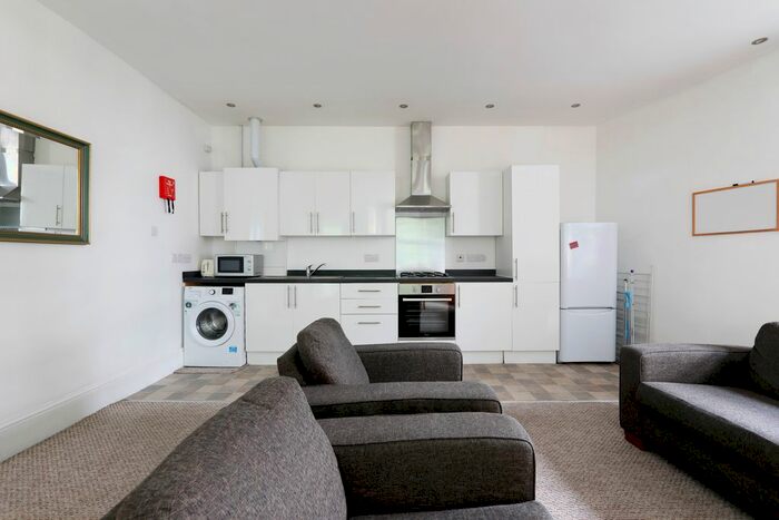 4 Bedroom Flat To Rent In Bear Road, Brighton, BN2