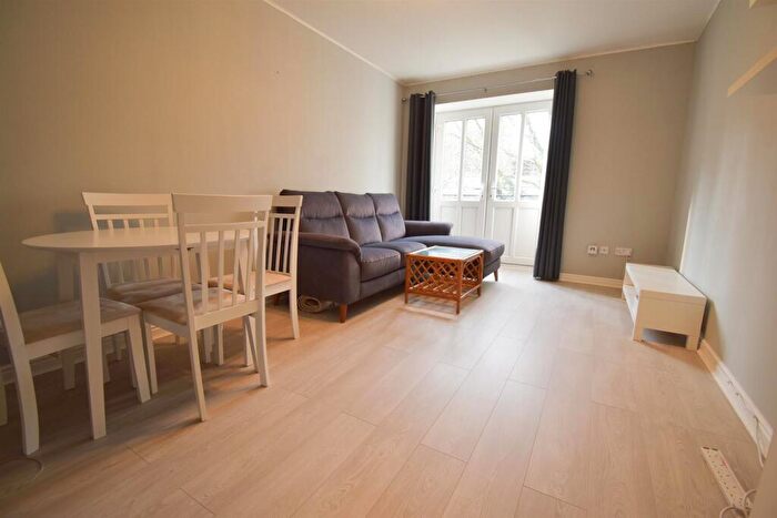 2 Bedroom Apartment To Rent In Trinity Court, Cleminson Street, Salford, M3