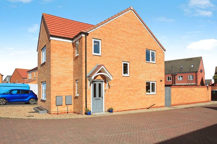 3 Bedroom Detached House For Sale In Magda Close, Stanground South, Peterborough, PE2
