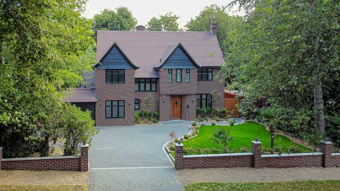 6 Bedroom Detached House To Rent In Wolsey Road, Northwood, HA6