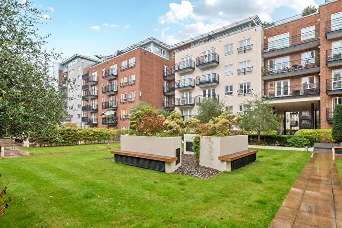 2 Bedroom Flat For Sale In Royal Quarter, Seven Kings Way, Kingston Upon Thames, KT2