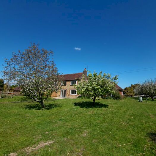 4 Bedroom End Of Terrace House To Rent In Willow Court, Horney Common, Uckfield, TN22