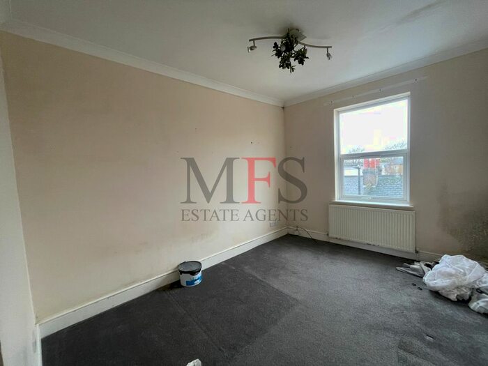 1 Bedroom Flat To Rent In Boston Road, Hanwell, W7
