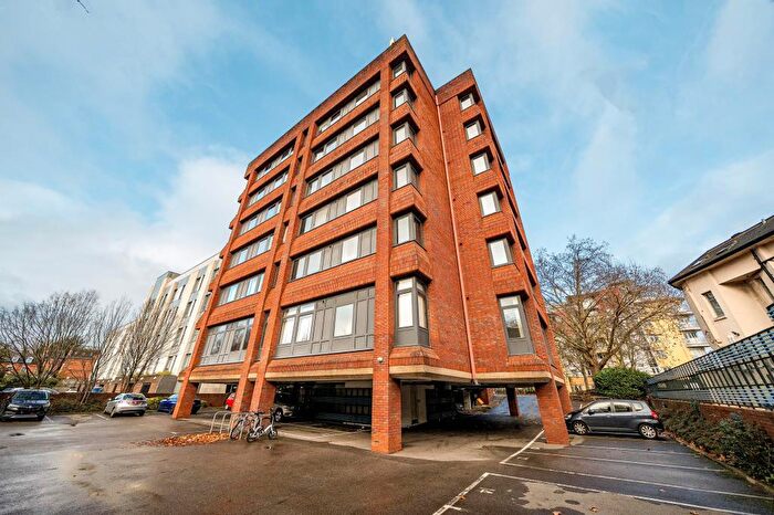 1 Bedroom Flat For Sale In Central Reading, , Berkshire, RG1