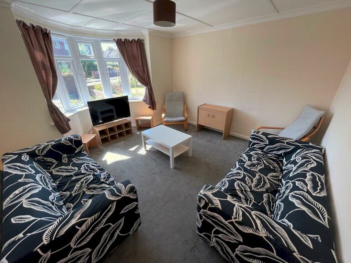 4 Bedroom Semi-Detached House To Rent In Crown Gardens, Canterbury, CT2