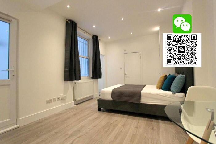 Studio To Rent In Nevern Square, London, SW5