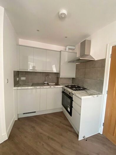 Studio To Rent In High Road, London, N22