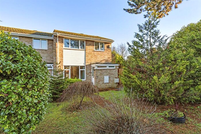 3 Bedroom End Of Terrace House For Sale In Holmer Green, High Wycombe, HP15