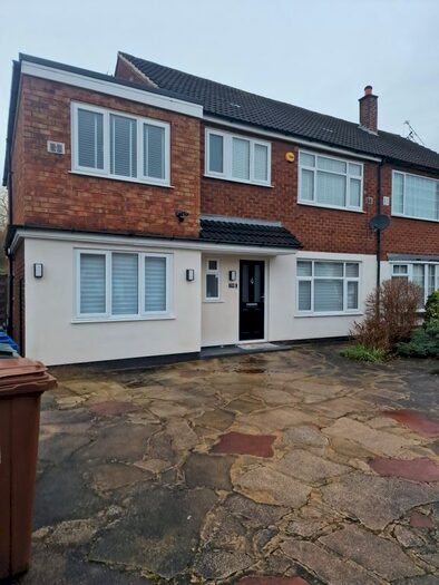 4 Bedroom Semi-Detached House To Rent In Elmsleigh Road, Cheadle, SK8