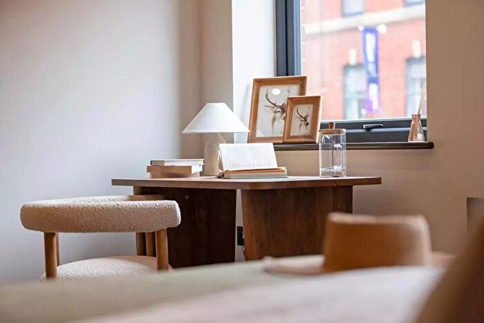 Studio To Rent In West Street, Sheffield, S1