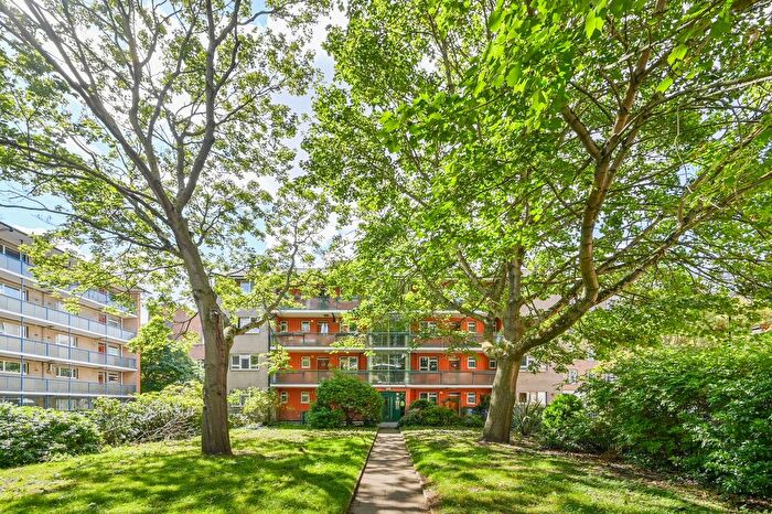 3 Bedroom Flat For Sale In Tavistock Place, Bloomsbury, London, WC1H