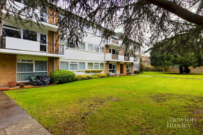 2 Bedroom Flat To Rent In The Elms, Church Road, Claygate, Esher KT10