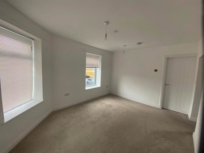 2 Bedroom Flat To Rent In Corvus Terrace, St. Clears, Carmarthen, SA33