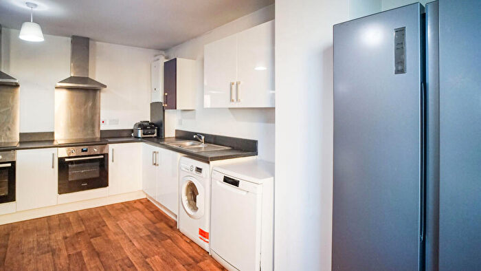 6 Bedroom Apartment To Rent In West Street, Sheffield, S1