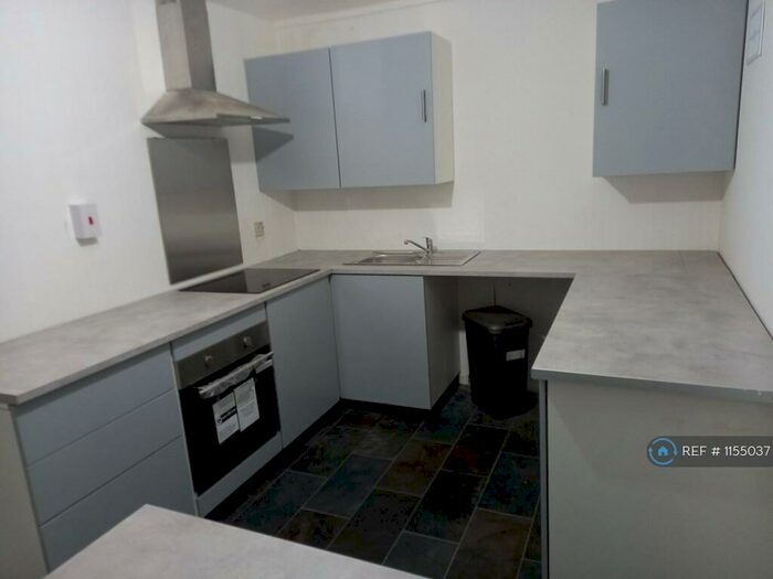 2 Bedroom Flat To Rent In St. Georges Court, London, E17