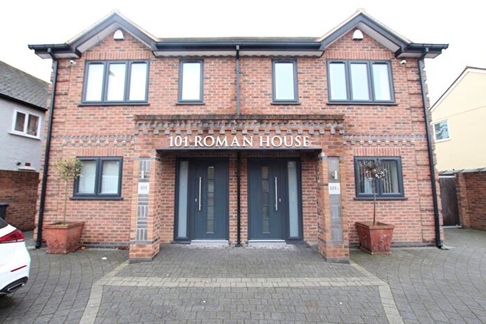3 Bedroom Semi-Detached House To Rent In Byfleet, KT14