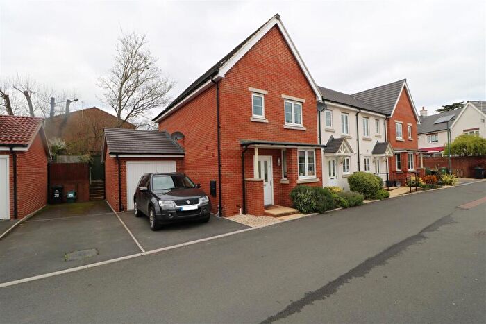 3 Bedroom End Of Terrace House To Rent In Drovers Way, Newent, Gloucestershire, GL18