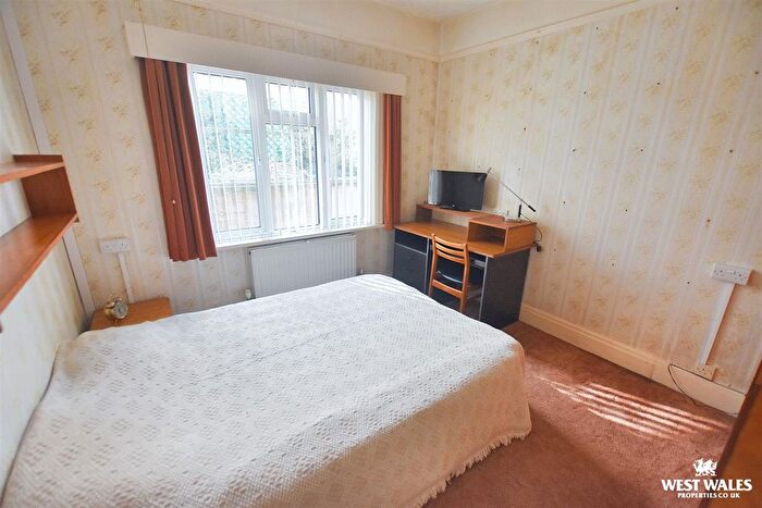2 Bedroom Detached Bungalow For Sale In Hayston Avenue, Hakin, Milford Haven, SA73