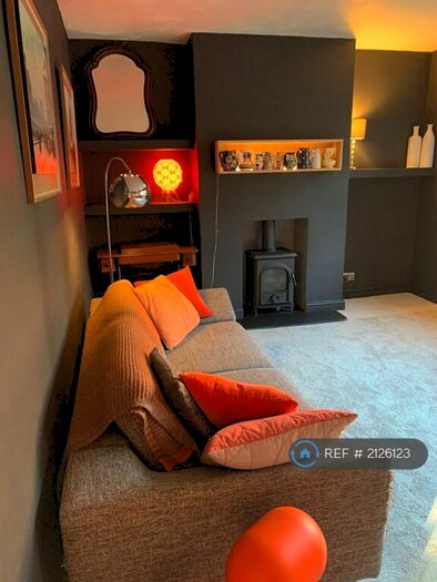 3 Bedroom Semi-Detached House To Rent In Northen Grove, Manchester, M20