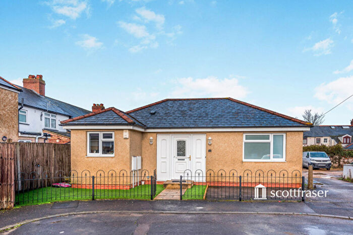 2 Bedroom Bungalow To Rent In Kames Close, Oxford, Oxfordshire, OX4