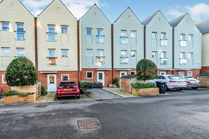 3 Bedroom House To Rent In John Rennie Road, Chichester, PO19
