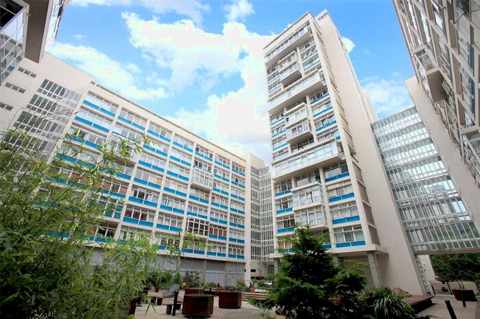 1 Bedroom Flat To Rent In South Block, Metro Central Heights, Newington Causeway, Elephant And Cas, SE1