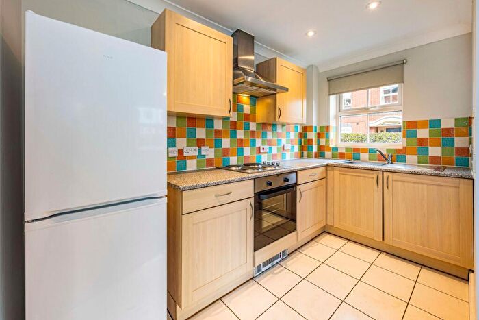 1 Bedroom Apartment To Rent In Julian Road, West Bridgford, NG2