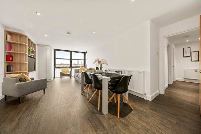 2 Bedroom Apartment For Sale In Chinnocks Wharf, E14