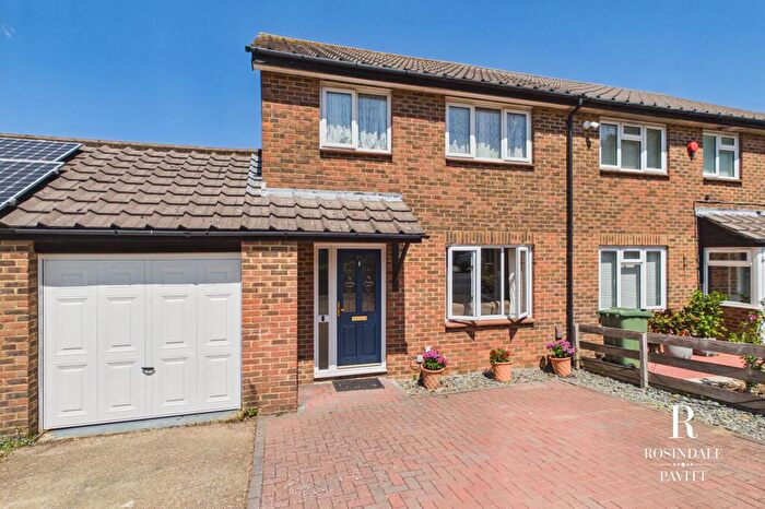 3 Bedroom Semi-Detached House For Sale In Apeldoorn Drive, Wallington, SM6