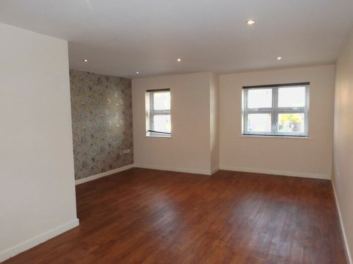 2 Bedroom Apartment To Rent In The Junction, Station Terrace, NG15