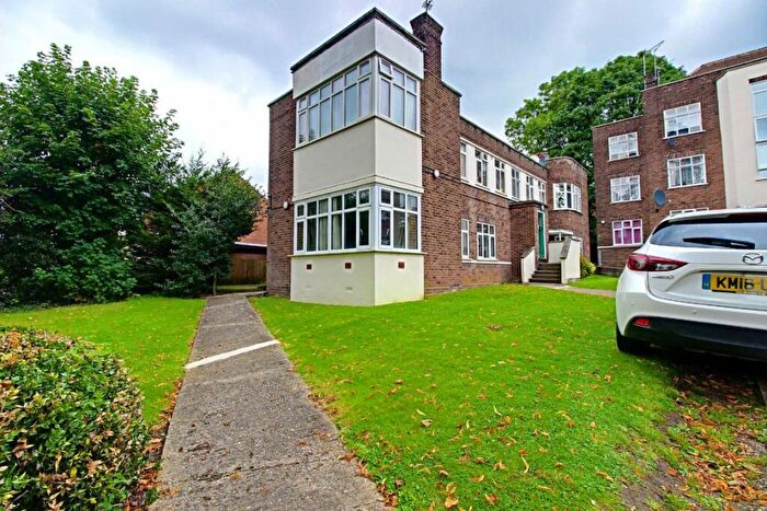 2 Bedroom Flat To Rent In Moss Hall Grove, North Finchley, N12