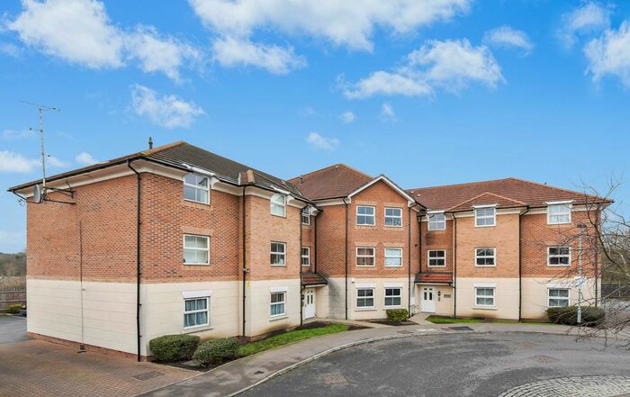 2 Bedroom Flat To Rent In Gilson Place, Coppetts Road, London., N10