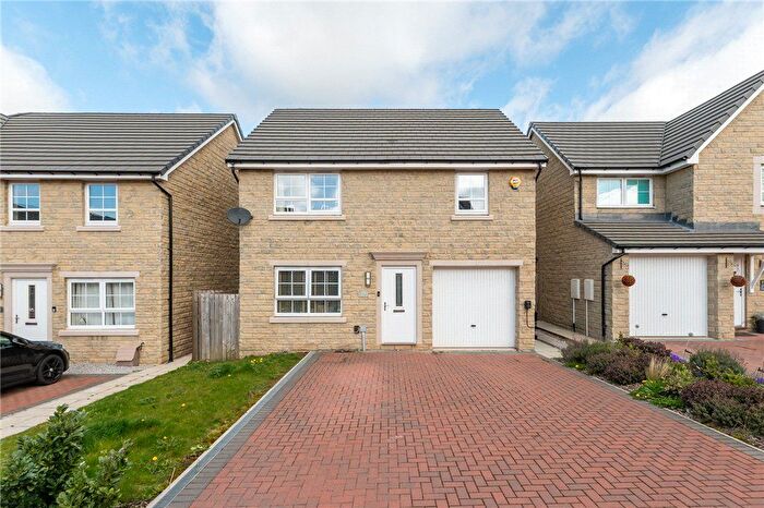 4 Bedroom Detached House For Sale In Reservoir View, East Ardsley, Wakefield, West Yorkshire, WF3