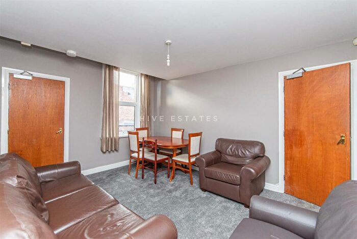 5 Bedroom Maisonette To Rent In Kelvin Grove, Sandyford, Newcastle Upon Tyne, NE2