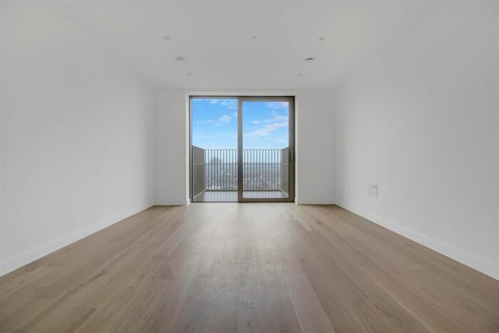 2 Bedroom Flat To Rent In Station Road, Tottenham Hale, London, N17