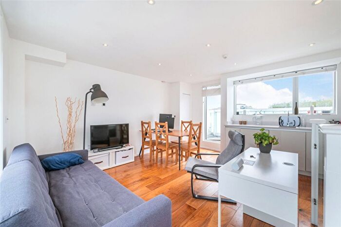 2 Bedroom Flat To Rent In Zeno Court, Long Walk, SE1