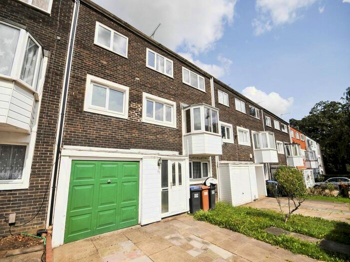 4 Bedroom Property To Rent In Northdown Road, Hatfield, Hertfordshire, AL10