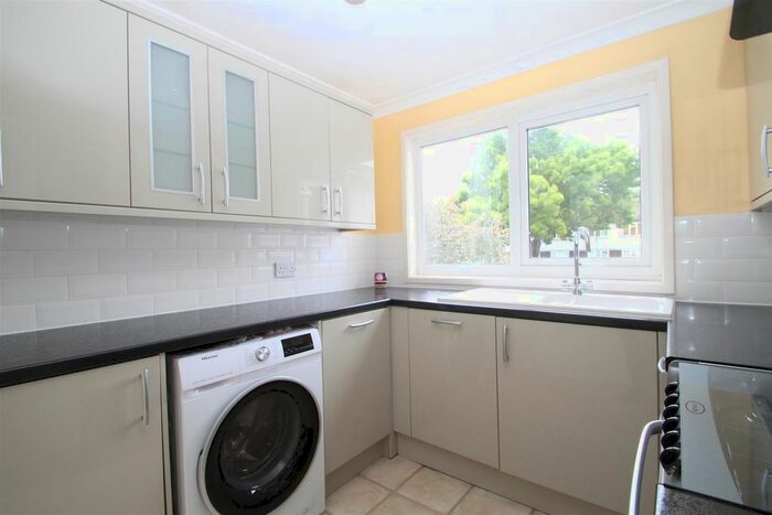 1 Bedroom Flat To Rent In Downside, Hemel Hempstead, HP2