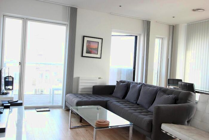 2 Bedroom Flat To Rent In Maud Street, Caning Town, London, E16