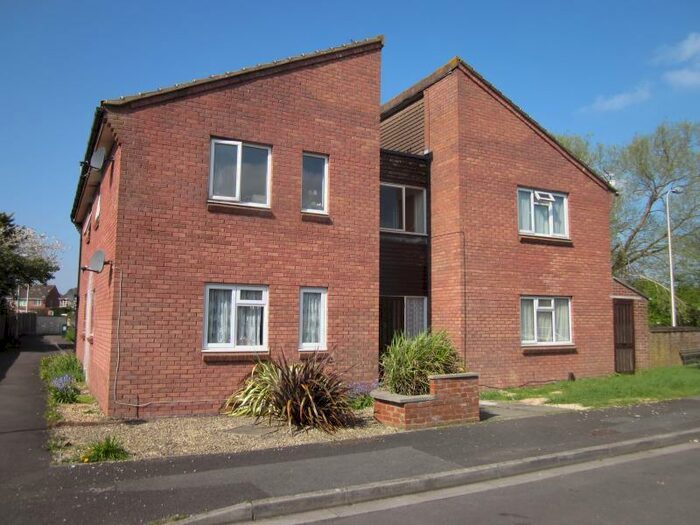 1 Bedroom Apartment To Rent In Corner Croft, Clevedon, Avon, BS21
