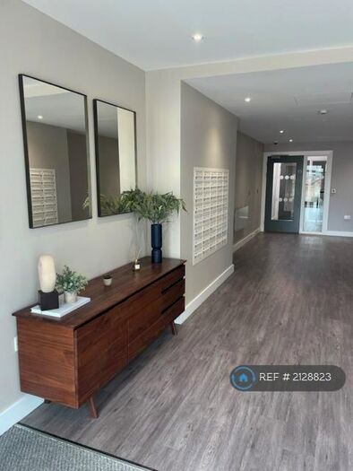 1 Bedroom Flat To Rent In Bankside Gardens, Reading, Berkshire, RG2